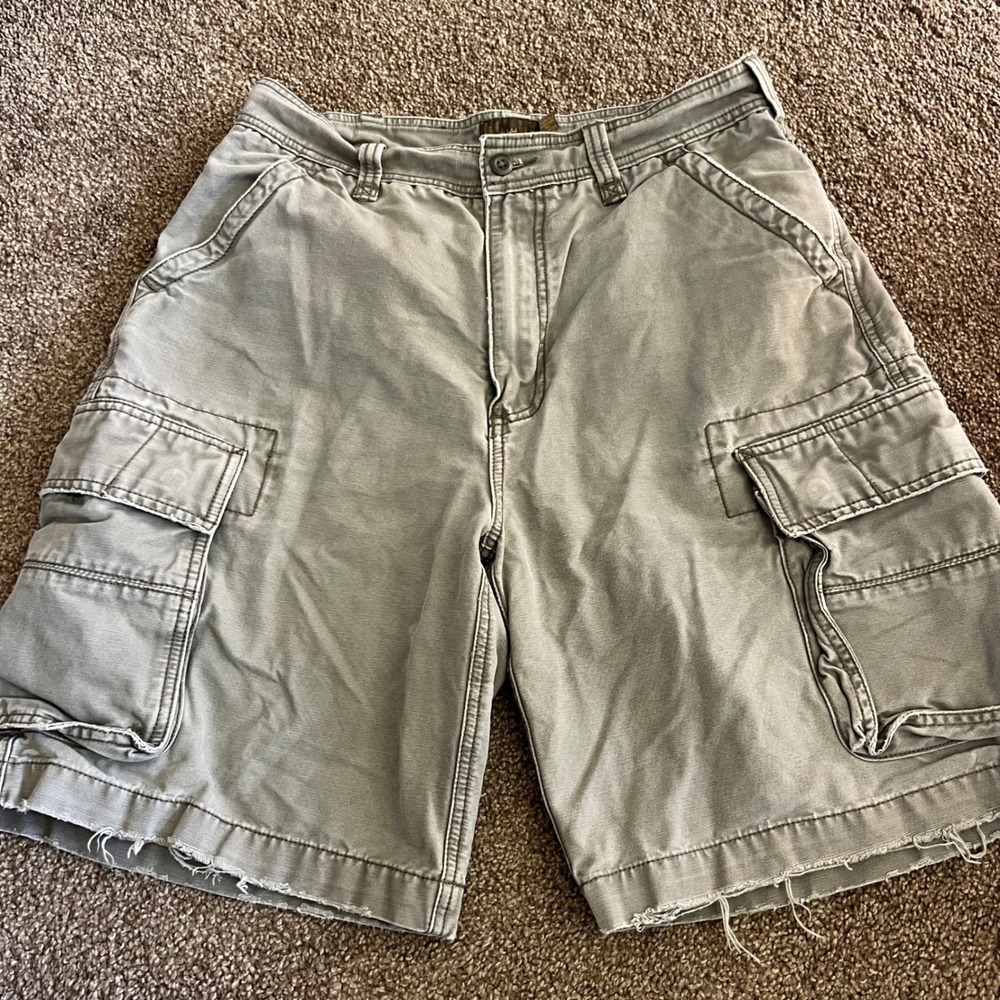 American Eagle Outfitters Mens Cargo‎ Shorts Size 32 Gray Distressed Style 0573